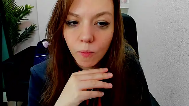 Snapshot of Persephoni chatting on 01-09-25, 05:23 Persephoni online show from 01-09-25, 05:23