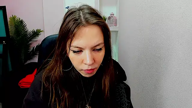 Snapshot of Persephoni chatting on 01-24-25, 05:42 Persephoni online show from 01-24-25, 05:42