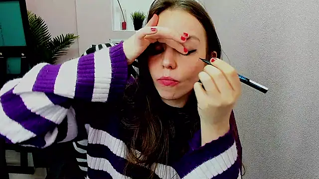 Snapshot of Persephoni chatting on 01-27-25, 12:37 Persephoni online show from 01-27-25, 12:37