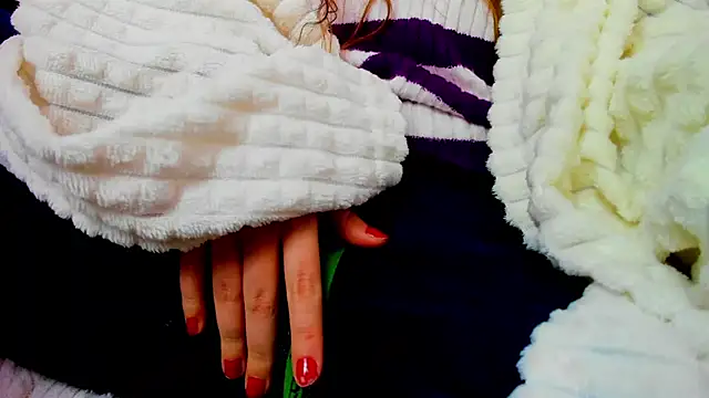 Snapshot of Persephoni chatting on 02-03-25, 01:19 Persephoni online show from 02-03-25, 01:19