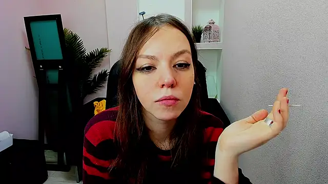 Snapshot of Persephoni chatting on 02-10-25, 06:09 Persephoni online show from 02-10-25, 06:09