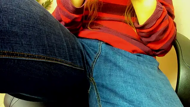 Snapshot of Persephoni chatting on 02-17-25, 04:59 Persephoni online show from 02-17-25, 04:59