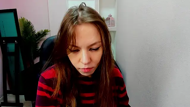 Snapshot of Persephoni chatting on 02-21-25, 05:56 Persephoni online show from 02-21-25, 05:56