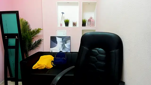 Snapshot of Persephoni chatting on 03-15-25, 06:03 Persephoni online show from 03-15-25, 06:03