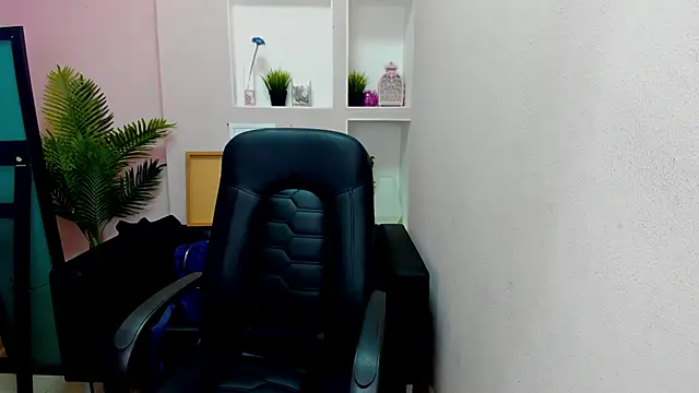 Snapshot of Persephoni chatting on 09-22-25, 06:43 Persephoni online show from 09-22-25, 06:43