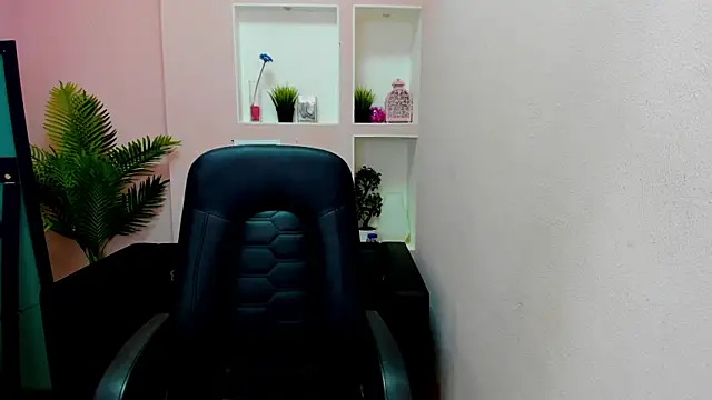 Snapshot of Persephoni chatting on 10-15-25, 08:31 Persephoni online show from 10-15-25, 08:31