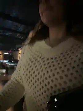 Snapshot of LeaGambit__ chatting on 01-09-25, 02:43 LeaGambit online show from 01-09-25, 02:43