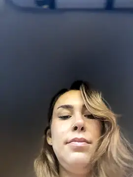 Snapshot of LeaGambit__ chatting on 10-28-25, 03:36 LeaGambit online show from 10-28-25, 03:36