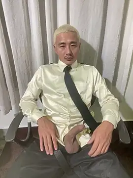 Snapshot of Satinshirt1992 chatting on 03-10-26, 04:12 Satinshirt1992 online show from 03-10-26, 04:12