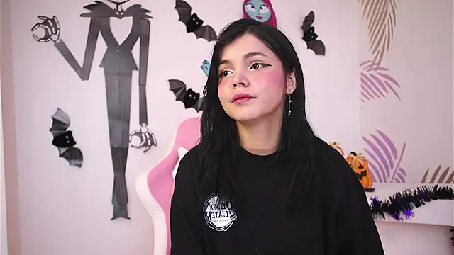 dianebleu online show from 10-18-25, 01:34