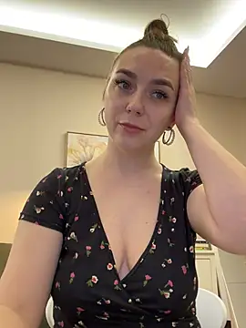 Snapshot of Janeee chatting on 01-22-25, 05:48 Janeee online show from 01-22-25, 05:48