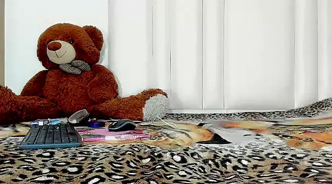 Snapshot of megann_williams chatting on 02-14-25, 06:51 megann williams online show from 02-14-25, 06:51