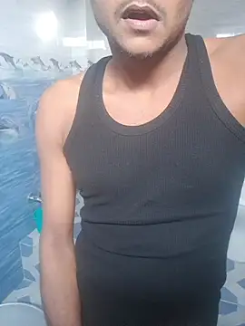 Snapshot of Itsdesi_boy chatting on 11-12-25, 03:07 Itsdesi boy online show from 11-12-25, 03:07