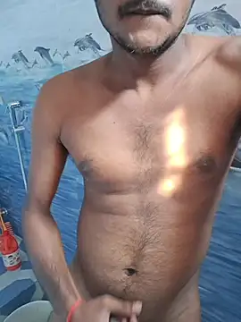 Snapshot of Itsdesi_boy chatting on 12-14-25, 05:02 Itsdesi boy online show from 12-14-25, 05:02