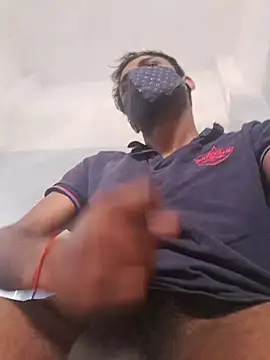 Snapshot of Itsdesi_boy chatting on 02-19-26, 04:08 Itsdesi boy online show from 02-19-26, 04:08