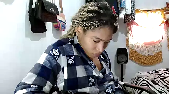 angelamarie1 online show from 02-11-25, 03:40