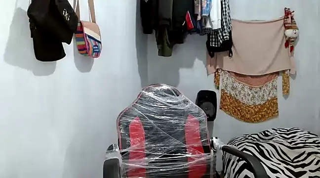 angelamarie1 online show from 02-13-25, 02:23