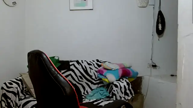 angelamarie1 online show from 04-07-26, 10:48