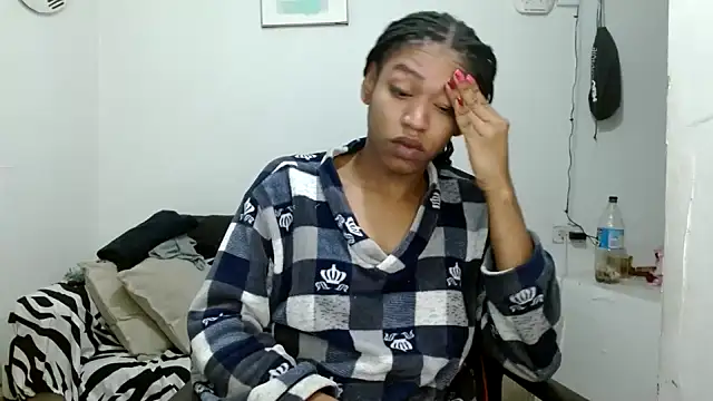 angelamarie1 online show from 04-10-26, 12:10