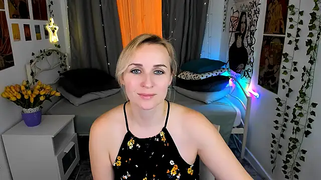 Karinella x online show from 03-02-25, 09:11