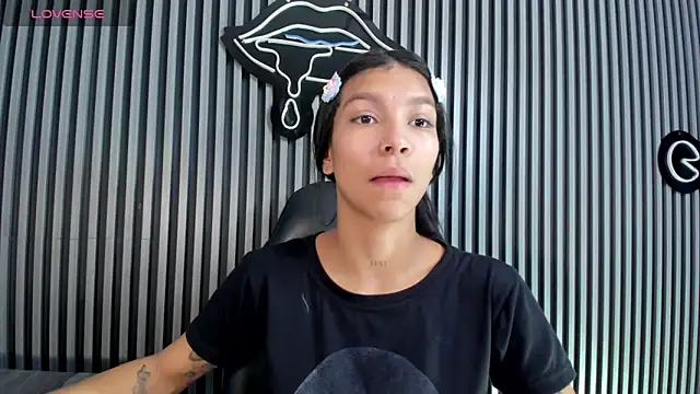 LauraAristizabal online show from 02-26-25, 12:47