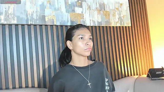 LauraAristizabal online show from 02-15-26, 12:03