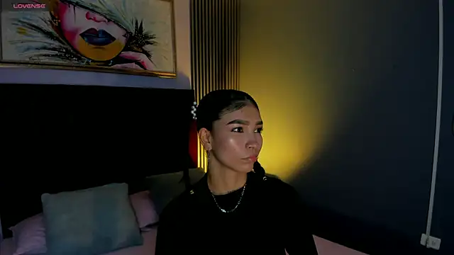 LauraAristizabal online show from 04-15-26, 12:34