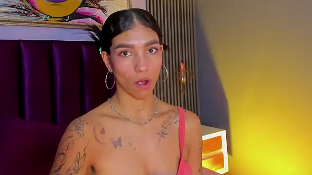 LauraAristizabal online show from 04-18-26, 07:07