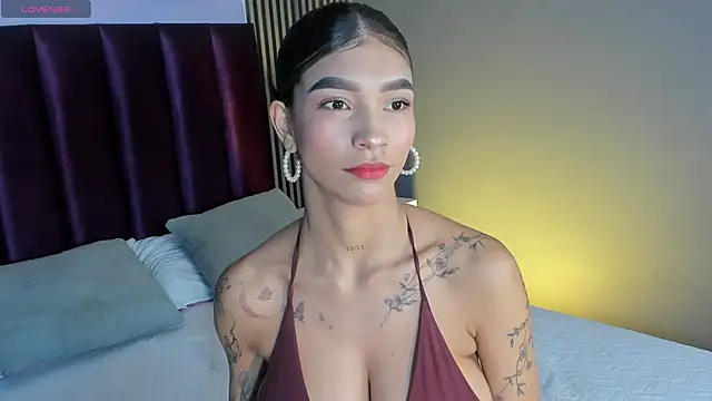 LauraAristizabal online show from 07-21-26, 12:07