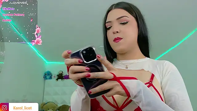 Snapshot of Karol_Green_Motorcycle chatting on 04-10-26, 07:02 Karol Green Motorcycle online show from 04-10-26, 07:02