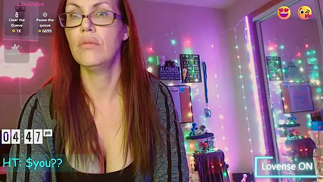 Snapshot of EmmaIsHere chatting on 12-12-24, 11:47 EmmaIsHere online show from 12-12-24, 11:47