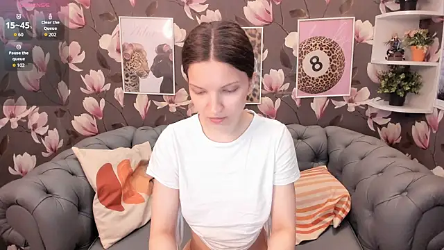 Snapshot of MelaniGrand chatting on 05-23-26, 08:29 MelaniGrand online show from 05-23-26, 08:29