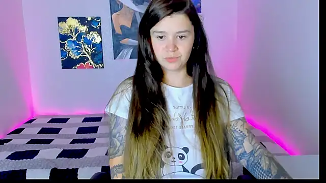 Snapshot of AmellyMilly chatting on 09-23-25, 12:02 AmellyMilly online show from 09-23-25, 12:02