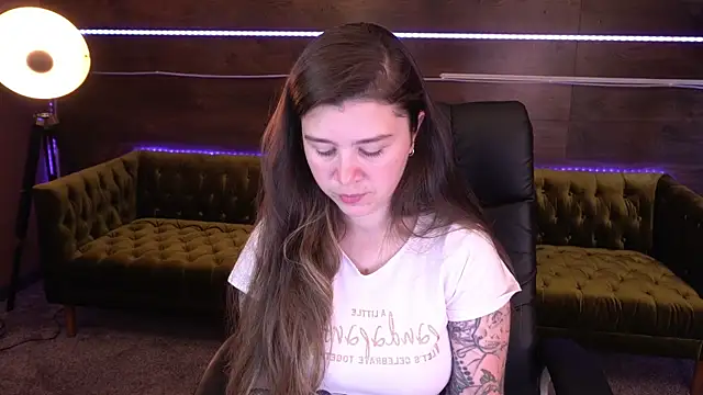 Snapshot of AmellyMilly chatting on 09-23-25, 12:52 AmellyMilly online show from 09-23-25, 12:52