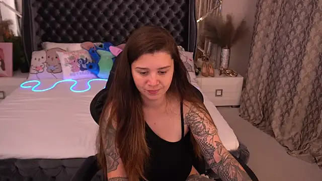 Snapshot of AmellyMilly chatting on 09-26-25, 12:42 AmellyMilly online show from 09-26-25, 12:42