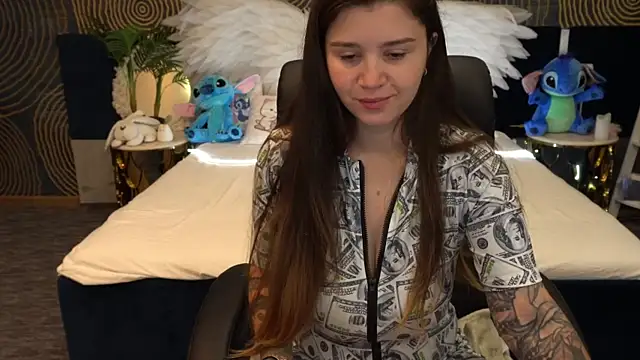 Snapshot of AmellyMilly chatting on 10-19-25, 05:30 AmellyMilly online show from 10-19-25, 05:30