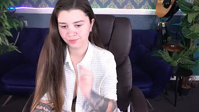 Snapshot of AmellyMilly chatting on 10-23-25, 12:48 AmellyMilly online show from 10-23-25, 12:48