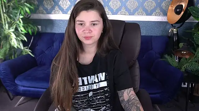 Snapshot of AmellyMilly chatting on 10-25-25, 12:45 AmellyMilly online show from 10-25-25, 12:45