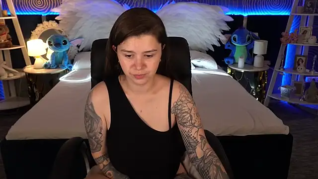 Snapshot of AmellyMilly chatting on 11-12-25, 01:44 AmellyMilly online show from 11-12-25, 01:44