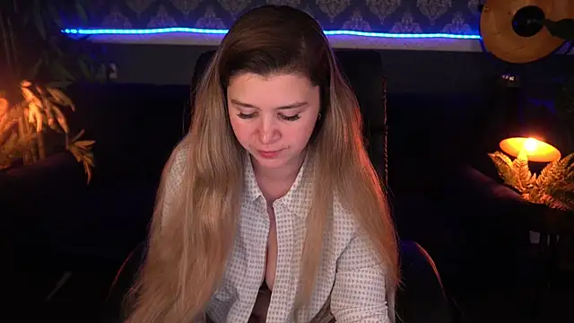 Snapshot of AmellyMilly chatting on 11-28-25, 08:00 AmellyMilly online show from 11-28-25, 08:00