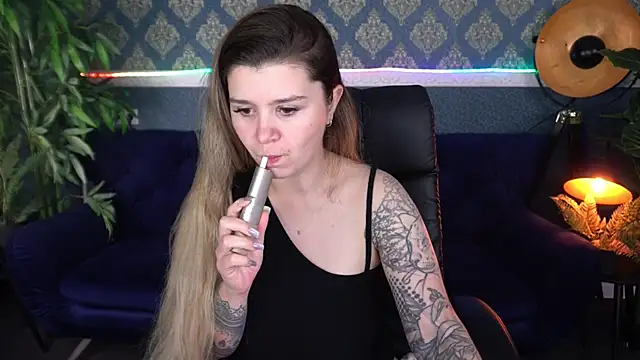 Snapshot of AmellyMilly chatting on 11-30-25, 08:13 AmellyMilly online show from 11-30-25, 08:13