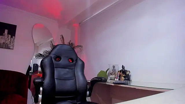 Meghan320 online show from 04-07-26, 11:32