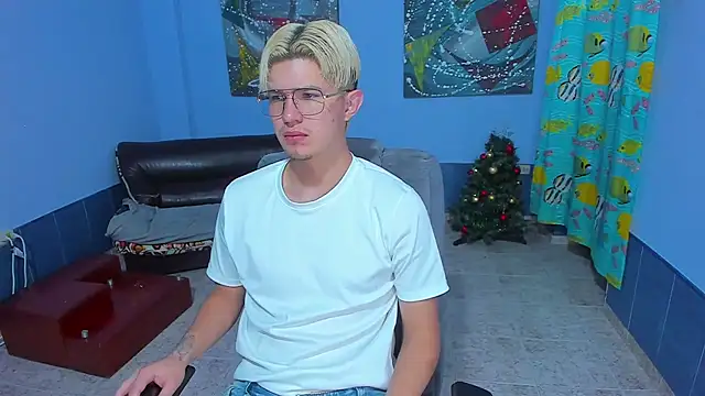 Snapshot of patrik_027 chatting on 01-11-26, 05:07 patrik 027 online show from 01-11-26, 05:07