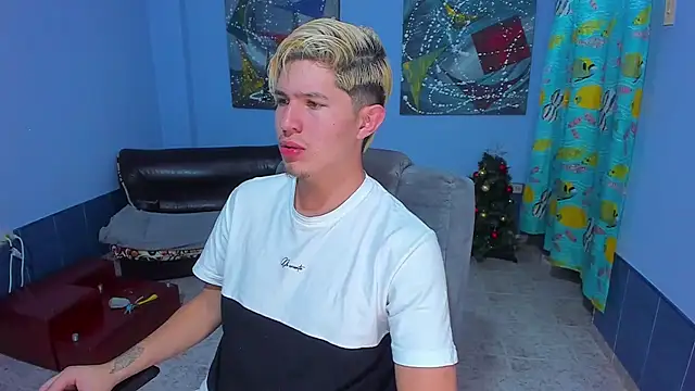 Snapshot of patrik_027 chatting on 01-15-26, 04:55 patrik 027 online show from 01-15-26, 04:55