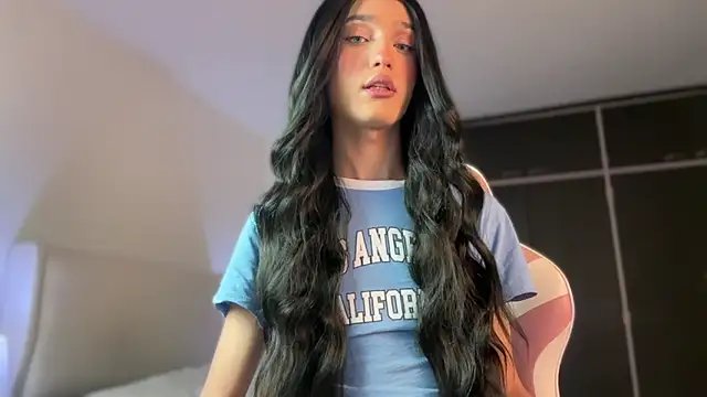 Snapshot of Ainhoads chatting on 12-20-25, 08:43 Ainhoads online show from 12-20-25, 08:43