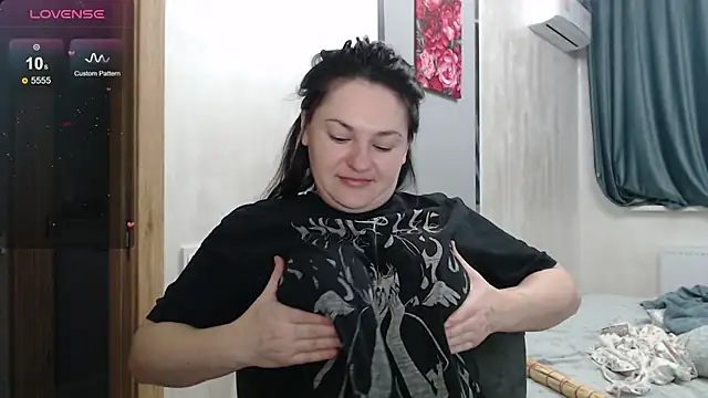 Stacy Davice online show from 10-13-25, 04:18