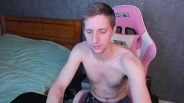 Snapshot of DavidAndSophie chatting on 12-18-24, 02:49 DavidAndSophie online show from 12-18-24, 02:49