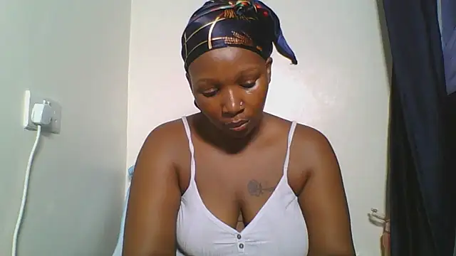 Snapshot of CuteJ chatting on 05-11-26, 11:49 CuteJ online show from 05-11-26, 11:49