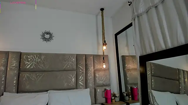 Snapshot of CeliWoods chatting on 05-12-26, 10:56 CeliWoods online show from 05-12-26, 10:56