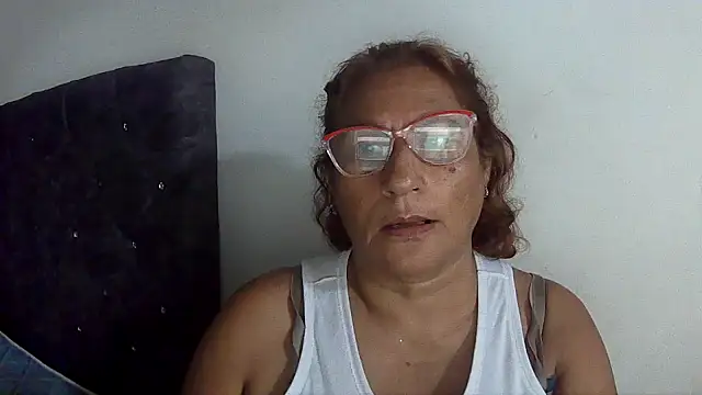 Snapshot of charrysexy1 chatting on 01-06-26, 01:26 charrysexy1 online show from 01-06-26, 01:26